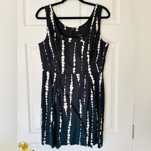 Ann Taylor | Sleeveless Sheath Dress | Black & Ivory Tie-Dye | Y2K